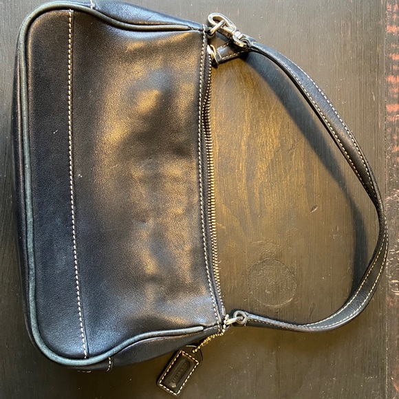 Coach Handbags - Vintage Coach bag